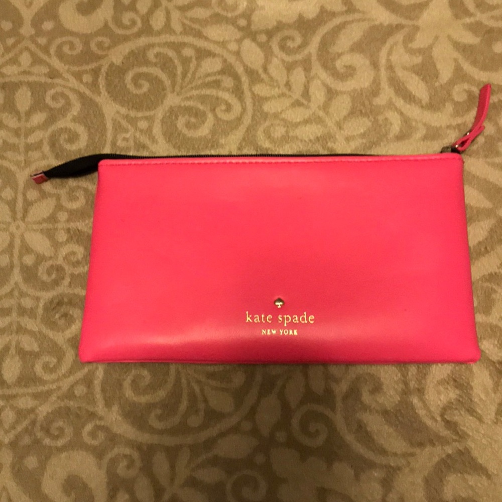 Kate spade carry bag.